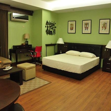 Casa Verde Boutique Hotel And Gardens Imus Extérieur photo
